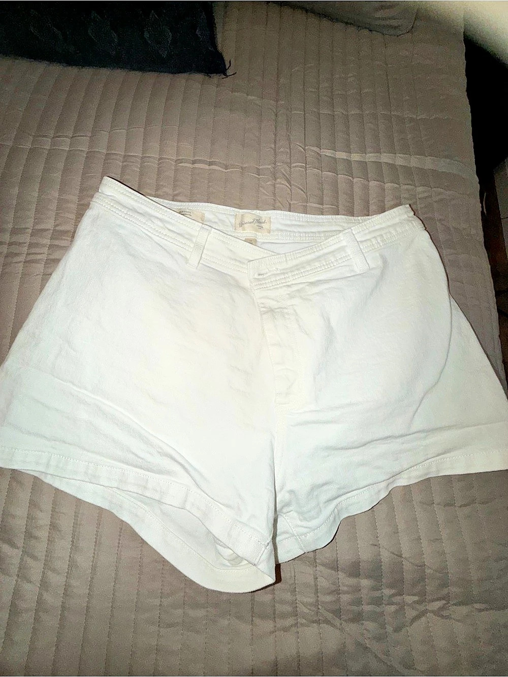 Universal Thread High-Rise Sailor Denim Shorts White Size 17